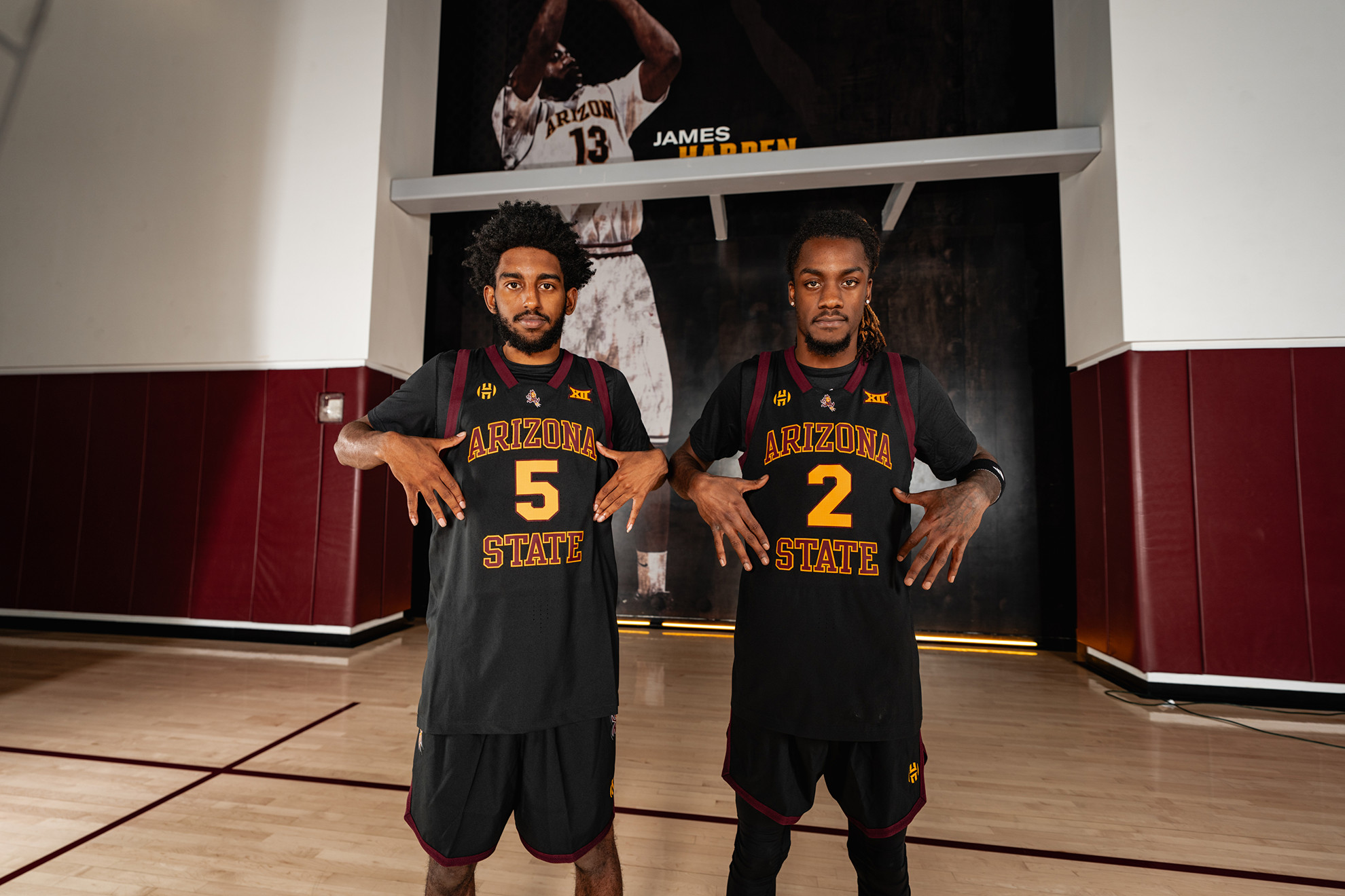 Saturday Showdown: Men's Basketball host No. 1 Arizona at DFA