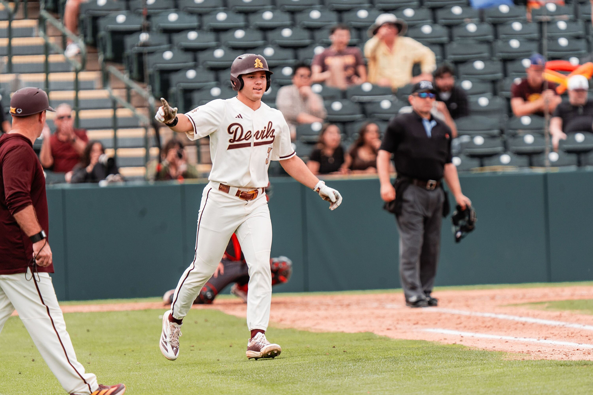 Baseball takes another series with efficient 5-2 rubber match victory ...